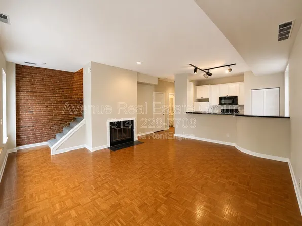 4366 W Pine Blvd #B, Saint Louis, MO 63108