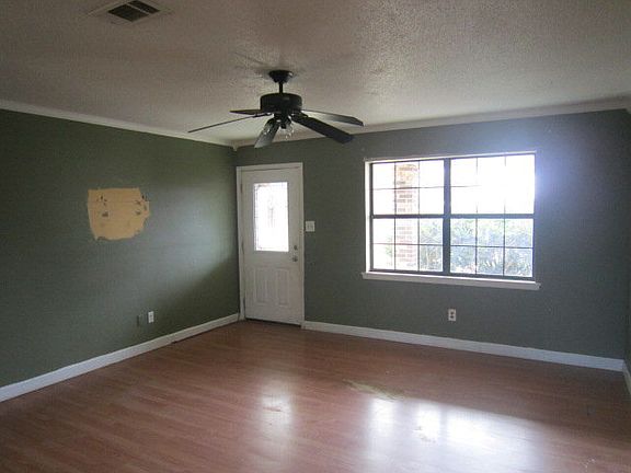 4th image of 966 Shirley Dr