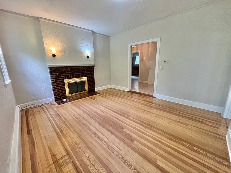 Lester Pl — Photo 3