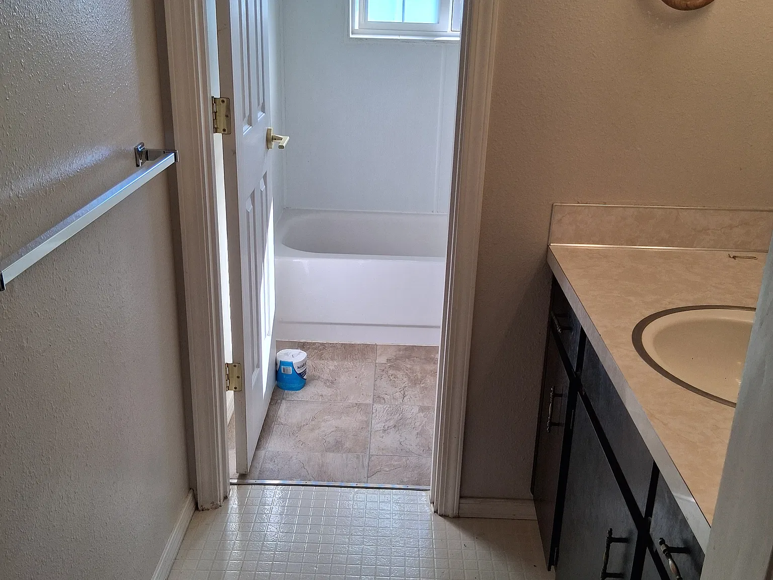 3 bed, 1400 sqft, $1,850 — Photo 4