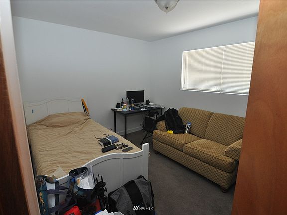 3rd image of 2231 11th Ave W