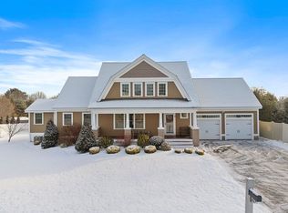 2 Hilliard Dr, Hampton, NH 03842