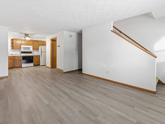 5th image of 2533 Fond Du Lac Rd