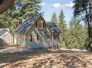 22718 Grandview Dr, Crestline, CA 92325