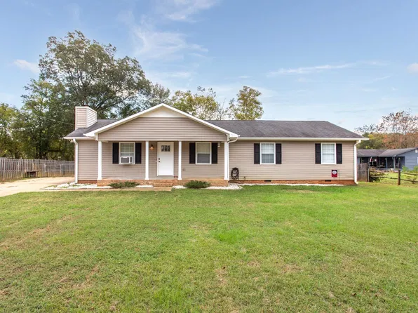 212 Rosser St, Eastaboga, AL 36260