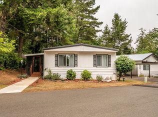 640 Village Pines Dr, Coos Bay, OR 97420