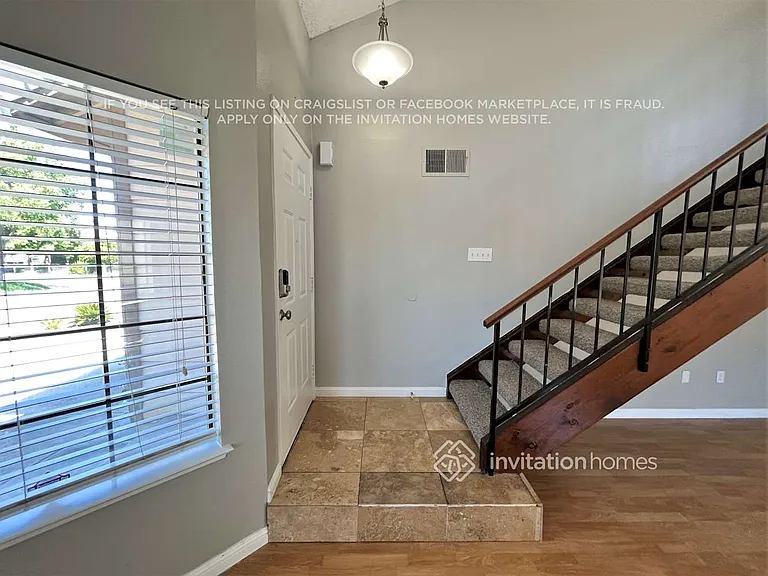 3561 Binghamton Dr — Photo 2
