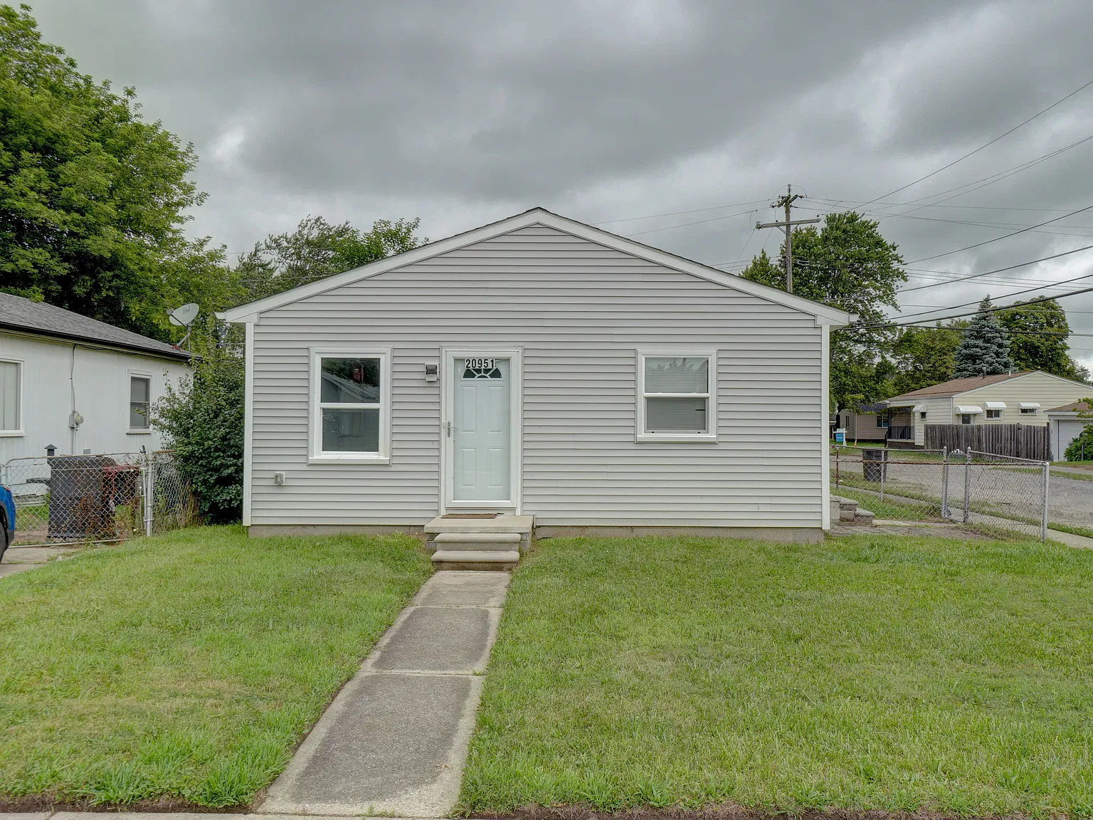 4 bed, 1050 sqft, $1,500 — Photo 2