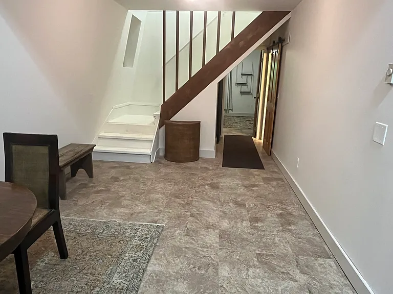 135 Fordham Ln #A — Photo 8