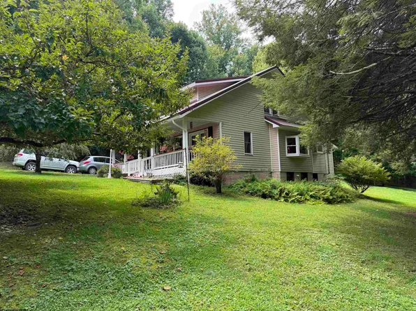 104 Rohrbough St, Belington, WV 26250