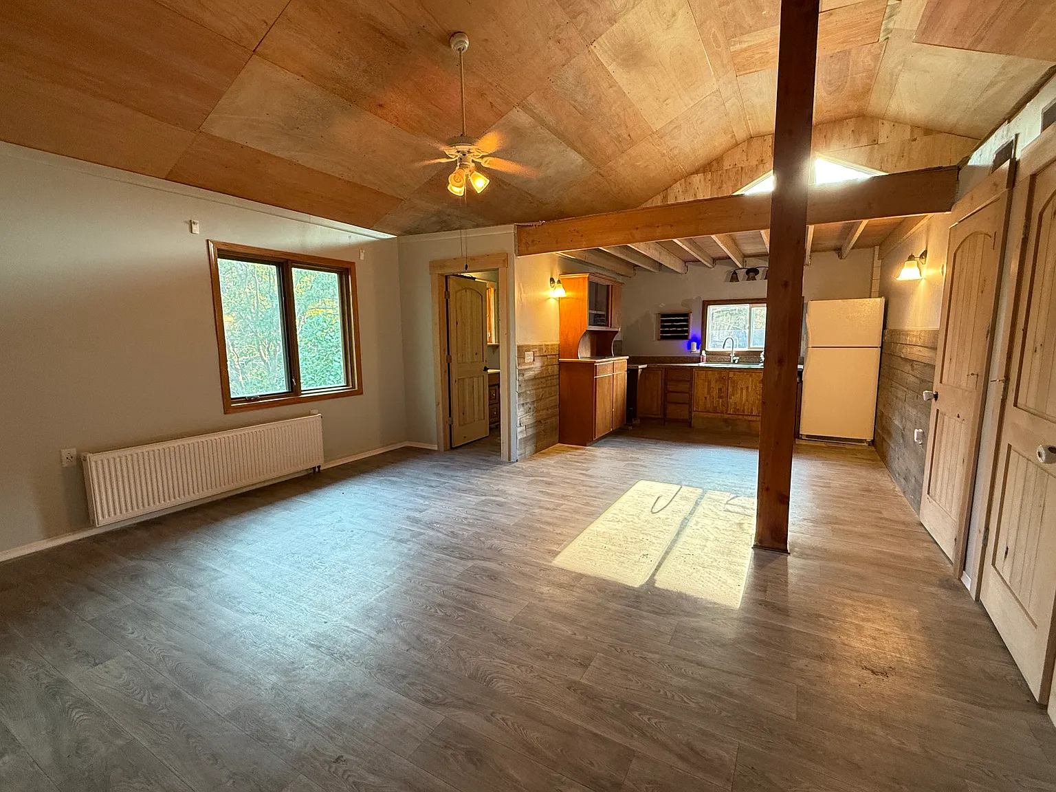 2 bed, 1.5 bath, 1005 sqft, $1,450 — Photo 2