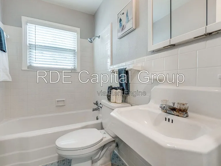 2736 Rolinda Dr — Photo 10