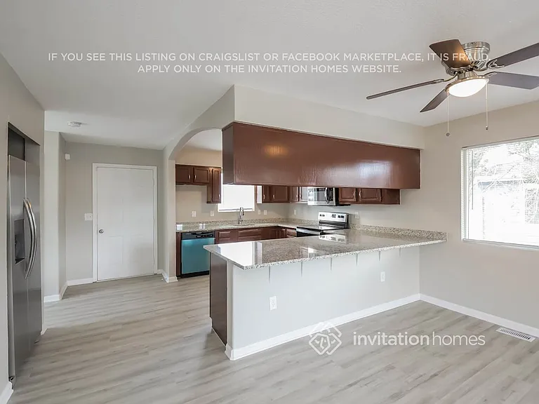 1850 W Mosier Pl — Photo 6