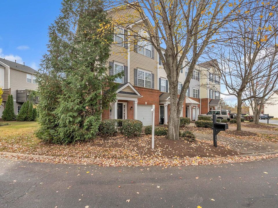 1st image of 15 Annacey Pl