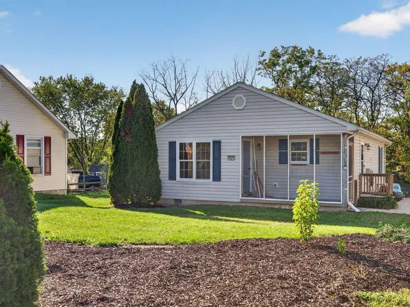 1447 N Delphine Ave, Waynesboro, VA 22980
