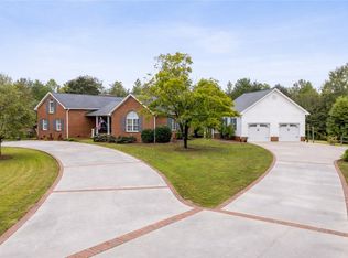 125 Stonewall Dr, Westminster, SC 29693