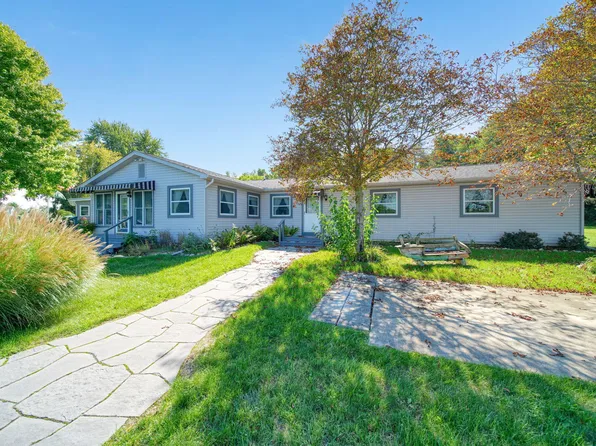 228 Oak Grove Dr, Brooklyn, MI 49230