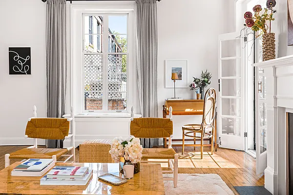 Sold by Compass | media 2