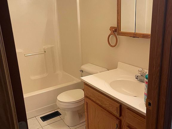 4th image of 340 Willowbend Way #37