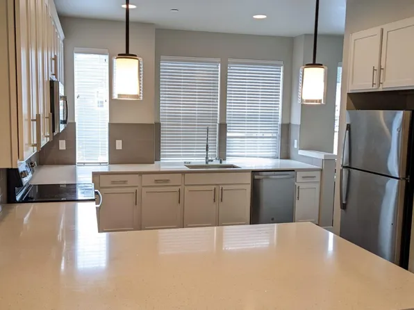 13717 Admiralty Way, Lynnwood, WA