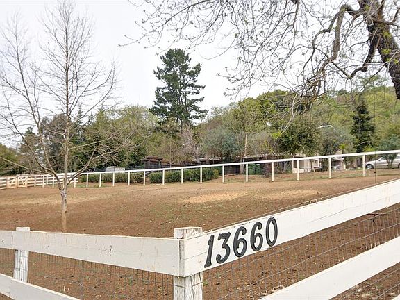 3rd image of 13660 Sycamore Dr
