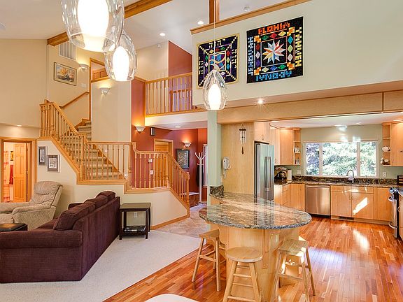 5th image of 27317 Balmoral Pl NE