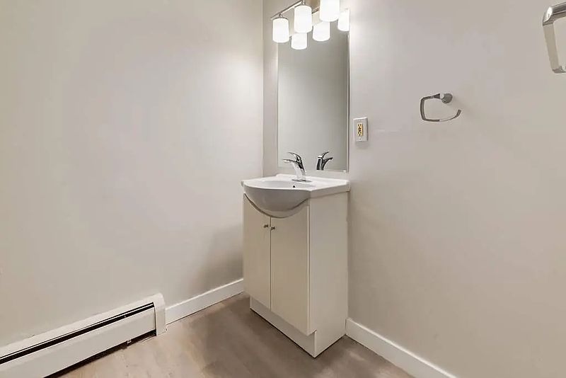 Edmonton Apartment for rent - 2 Bedrooms — photo 5
