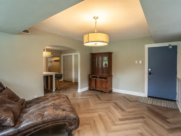 4000 University Ave APT 7, Des Moines, IA 50311