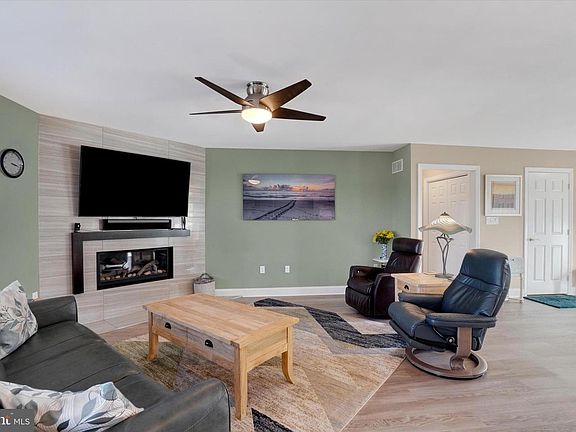 3rd image of 657 Campbell Rd