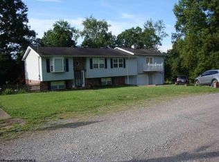 191 Rosedale Hill Rd, Maidsville, WV 26541