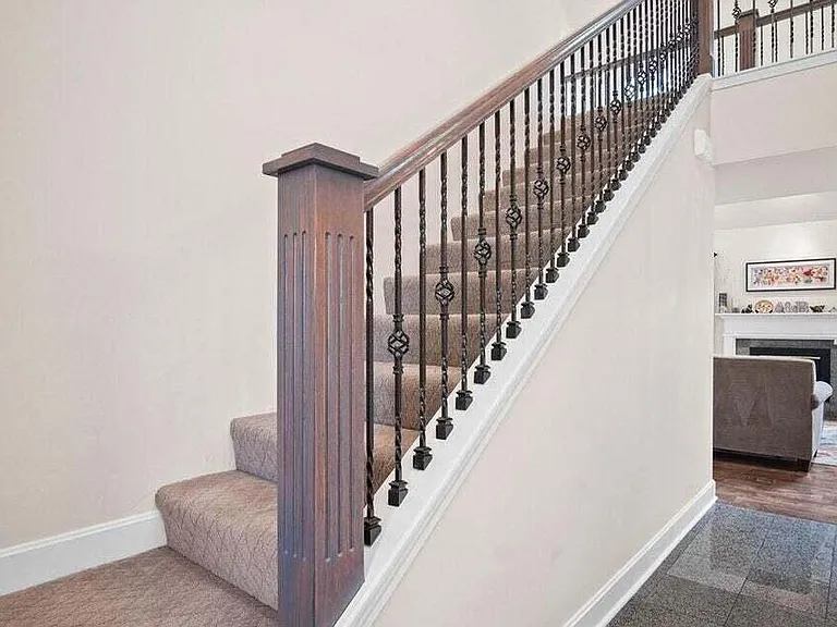 401 N Village Cir — Photo 4