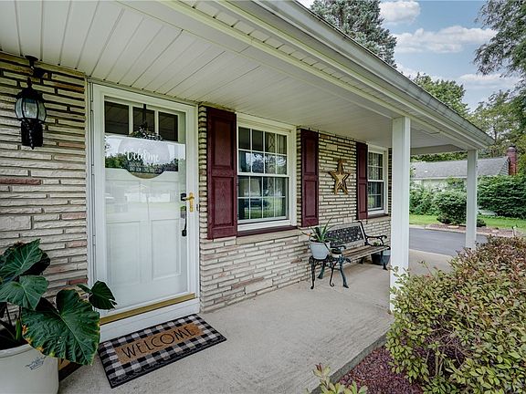 2nd image of 37 Westhaven Dr