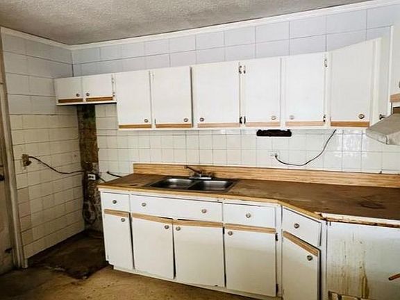 3rd image of 68-62 Calle 56
