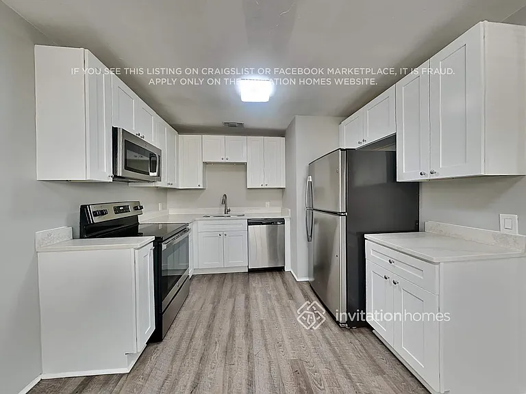 2334 Auburn St S — Photo 5