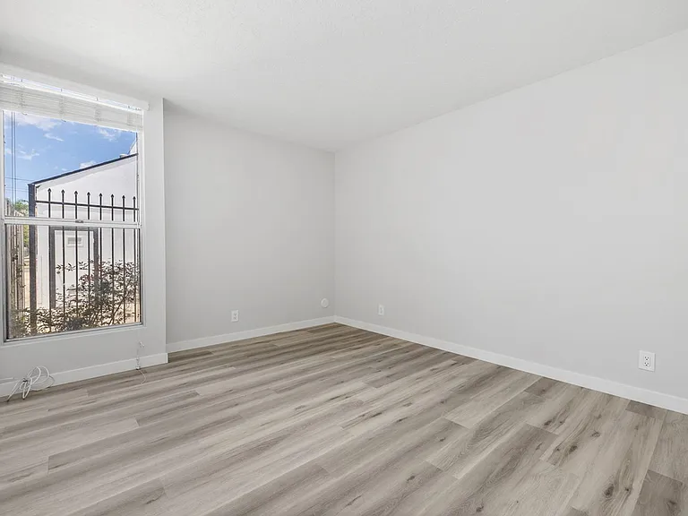 3820 Georgia St #8 — Photo 20