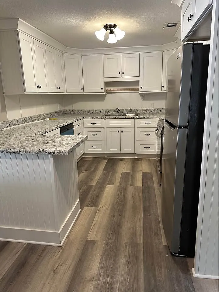 6110 Nashville Ave — Photo 2