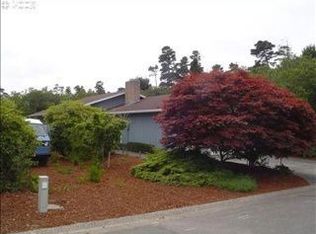 2086 24th St, Florence, OR 97439