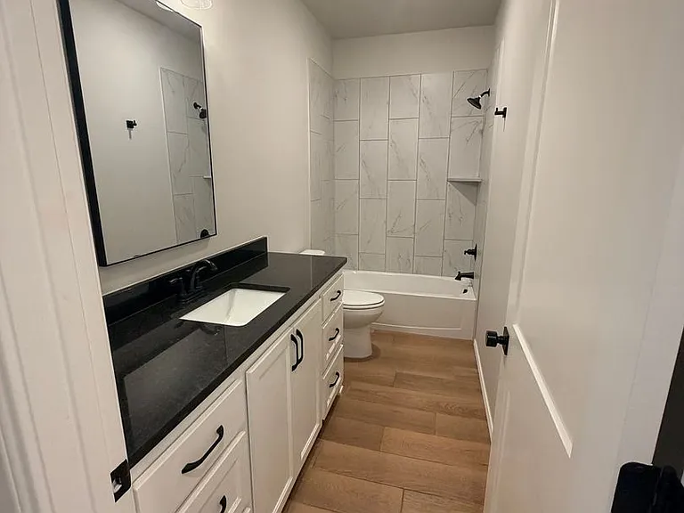 13516 & 13520 Calli Ct — Photo 9