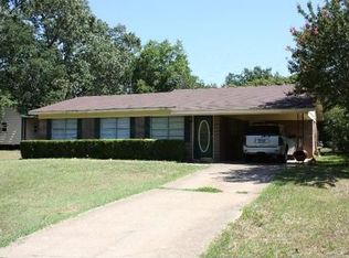 408 Tree Top Ln, Atlanta, TX 75551