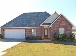 16 Cross Hl, Hattiesburg, MS 39402