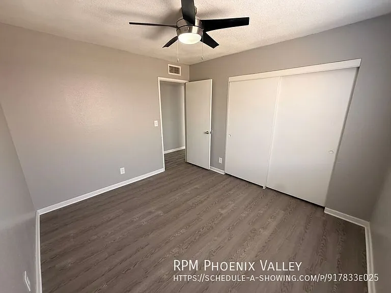 Glendale Groves — Photo 15