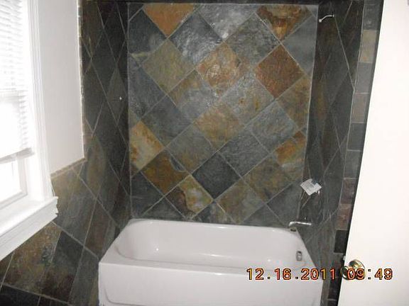 Bathroom first floor unit