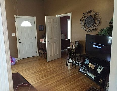 2nd image of 211 S Main St