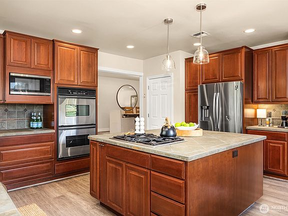 5th image of 16315 Inglewood Place NE
