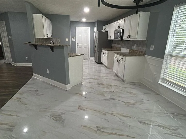 4215 Hamilton Walk Dr — Photo 8