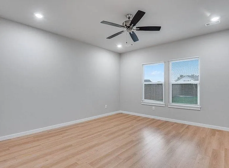913 Sonoma St — Photo 6