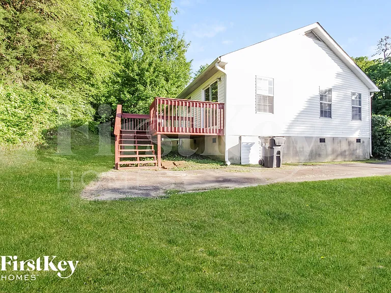 812 Silver Ct — Photo 15