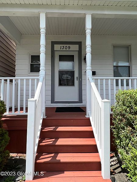 5th image of 1309 1st Avenue