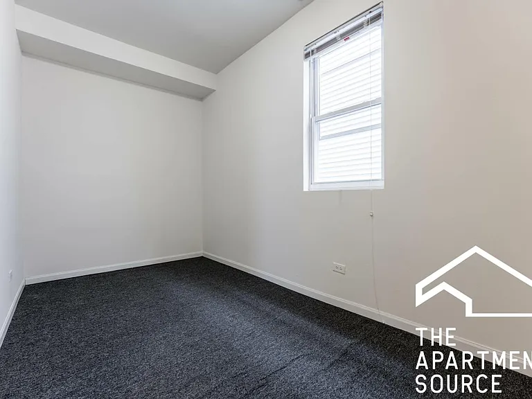 2438 N Ashland Ave — Photo 7