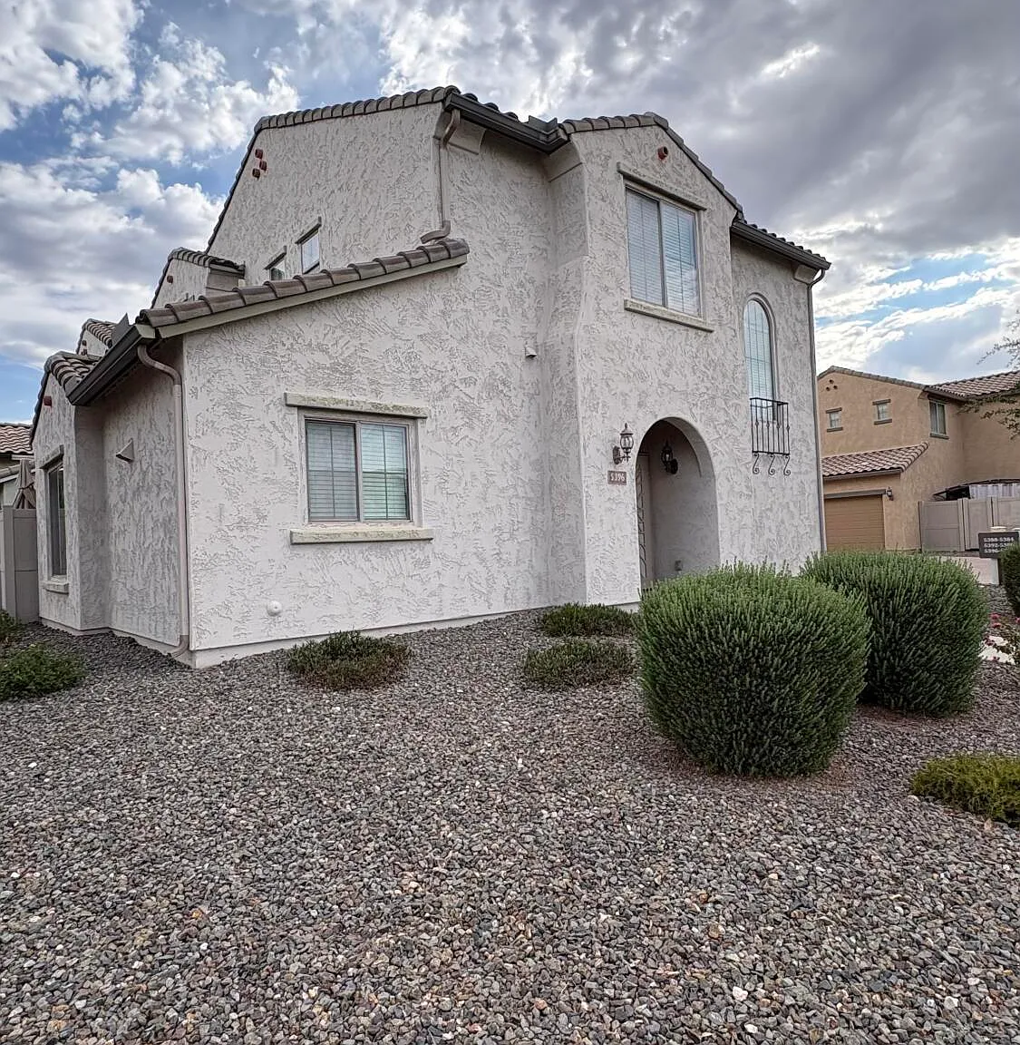 3 bed, 2.5 bath, 1661 sqft, $2,349 — Photo 3